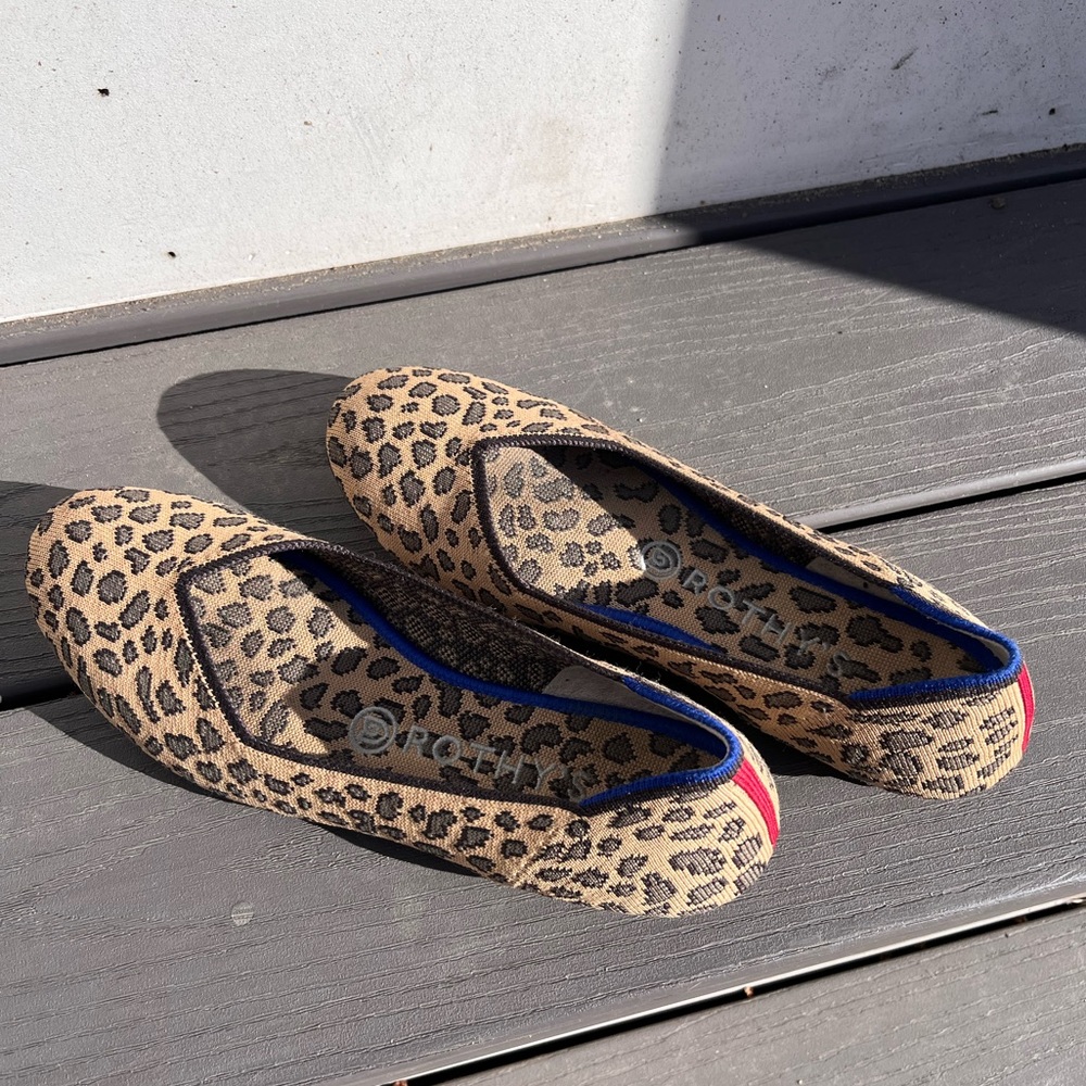 Rothys size 8, rounded flat